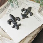 572144 Lilje - Ornament - Dark vintage